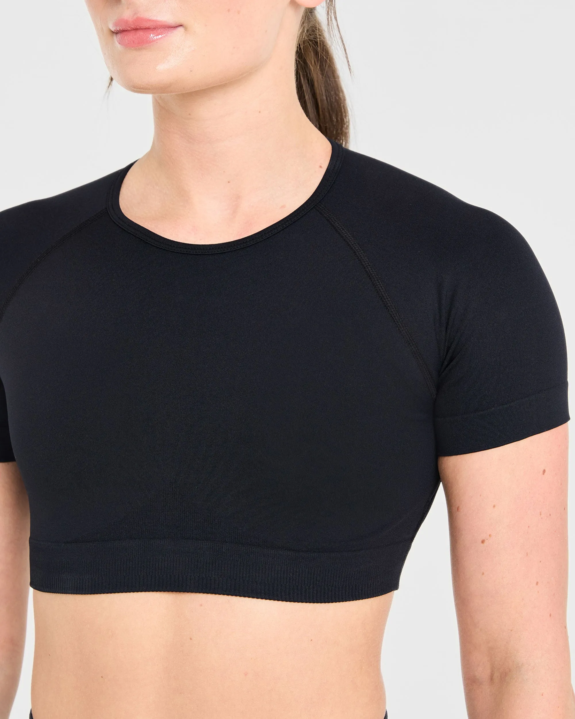 Power Seamless Crop Top - Black